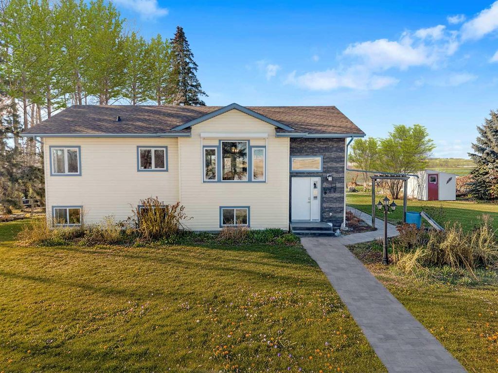 Photo of 25408 Highway 597, Rural Lacombe County, AB T4L 2N2 (MLS # A2283585)