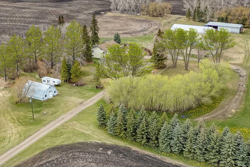 Photo of 25408 Highway 597, Rural Lacombe County, AB T4L 2N2 (MLS # A2283585)