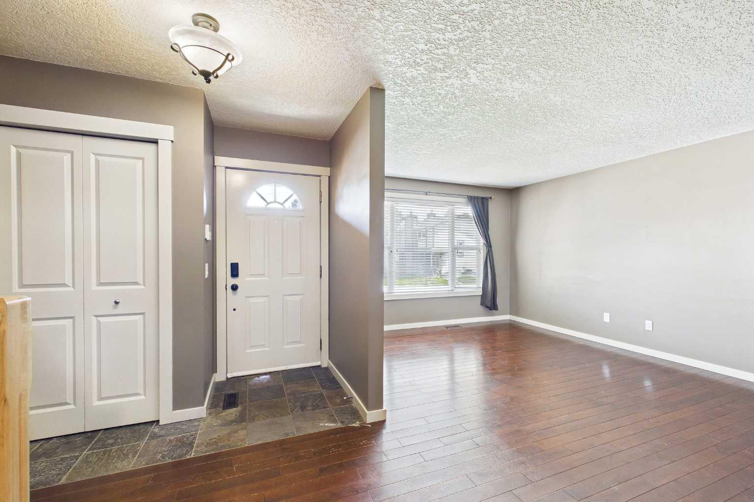 17 Deermeade Road SE