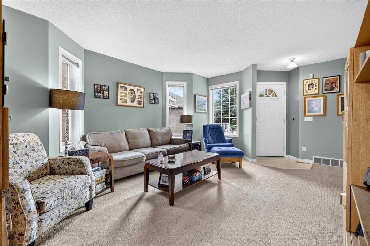 6 Harvest Grove Green NE