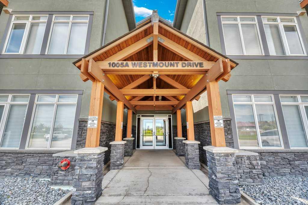 1005A Westmount Drive 116