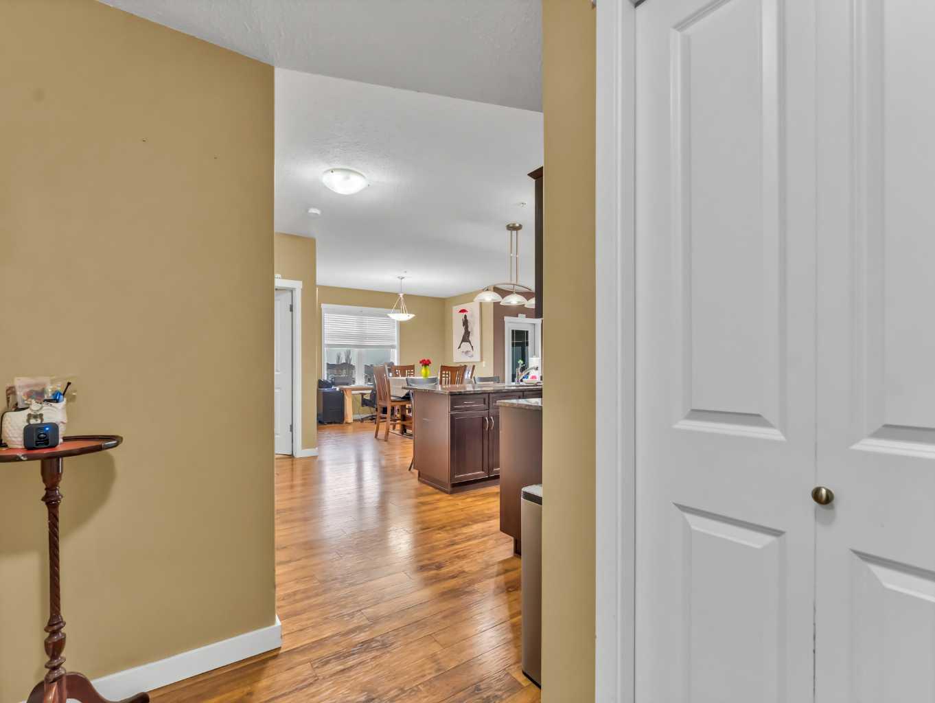 19 Terrace View NE 322