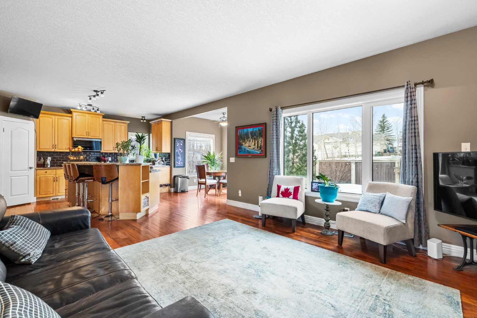 20 Royal Highland Court NW