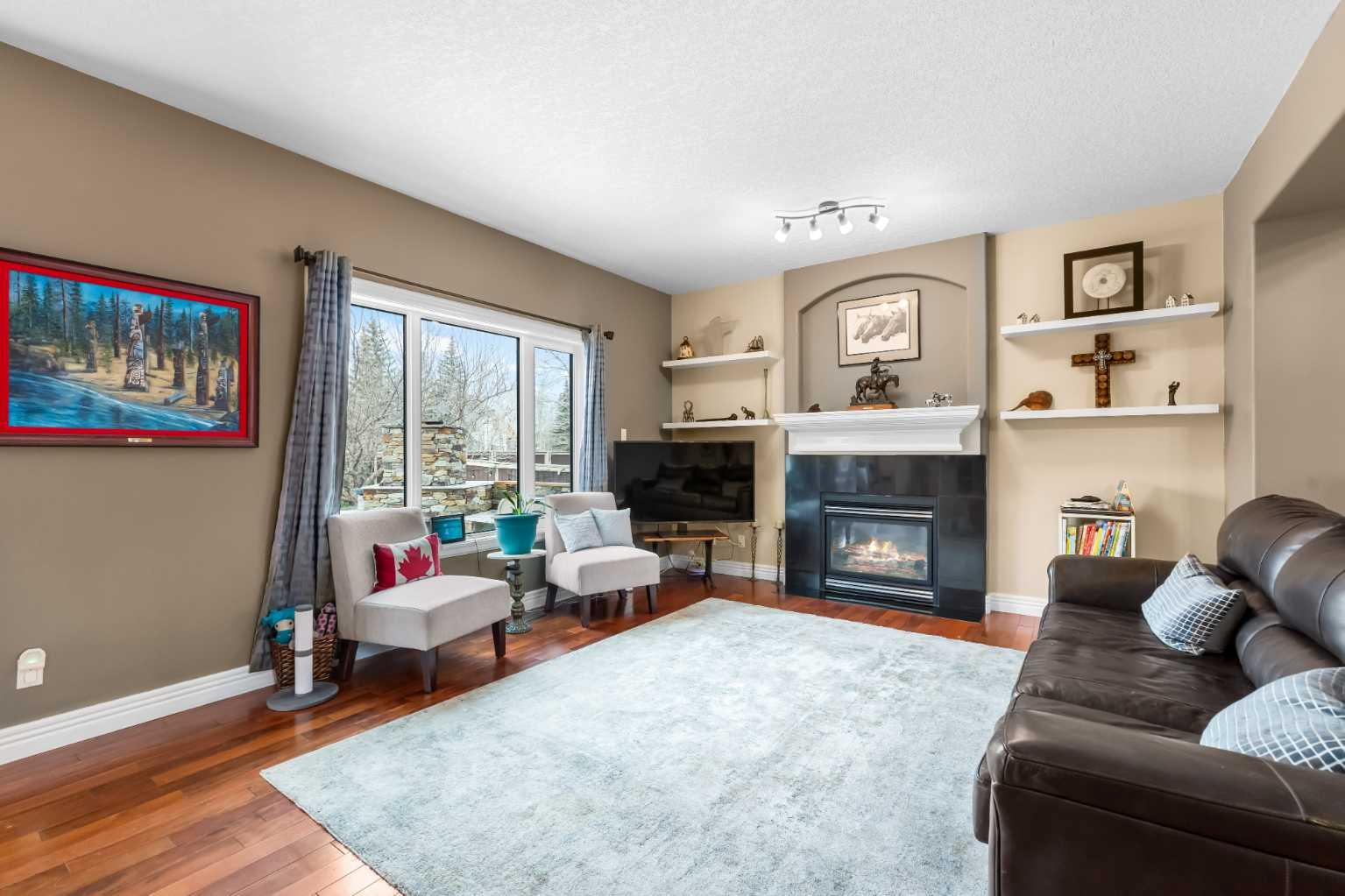 20 Royal Highland Court NW