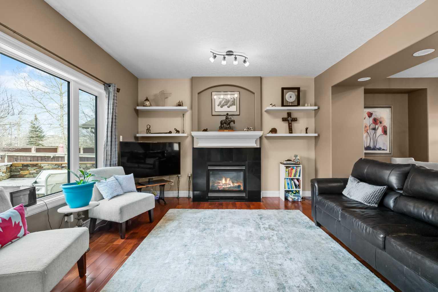 20 Royal Highland Court NW