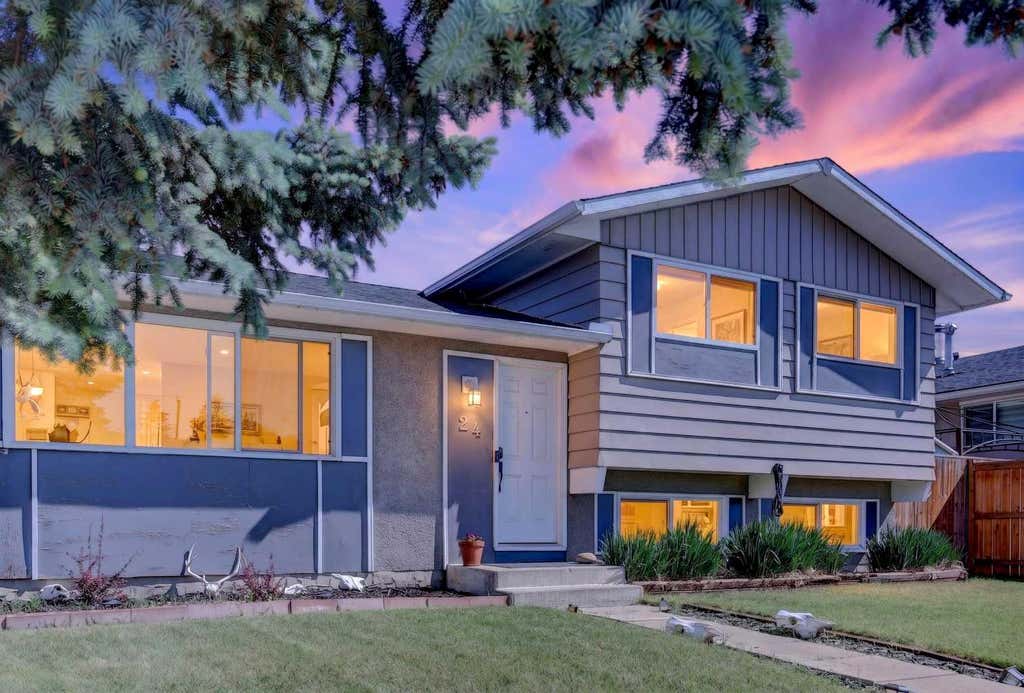 Photo of 24 Penworth Crescent SE, Calgary, AB T2A 4C7 (MLS # A2338712)