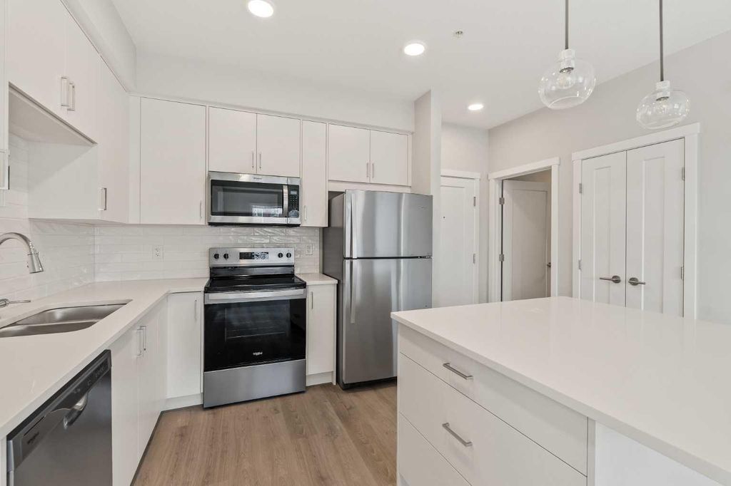 Photo of 700 Shawnee Square SW #203, Calgary, AB T2Y 0Z6 (MLS # A2264283)