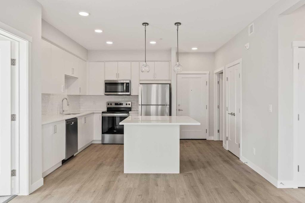 Photo of 700 Shawnee Square SW #203, Calgary, AB T2Y 0Z6 (MLS # A2264283)