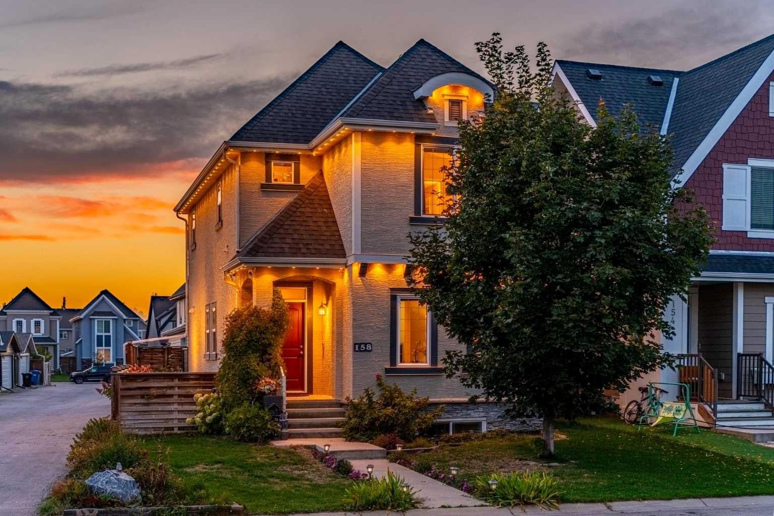 158 Mahogany Grove SE