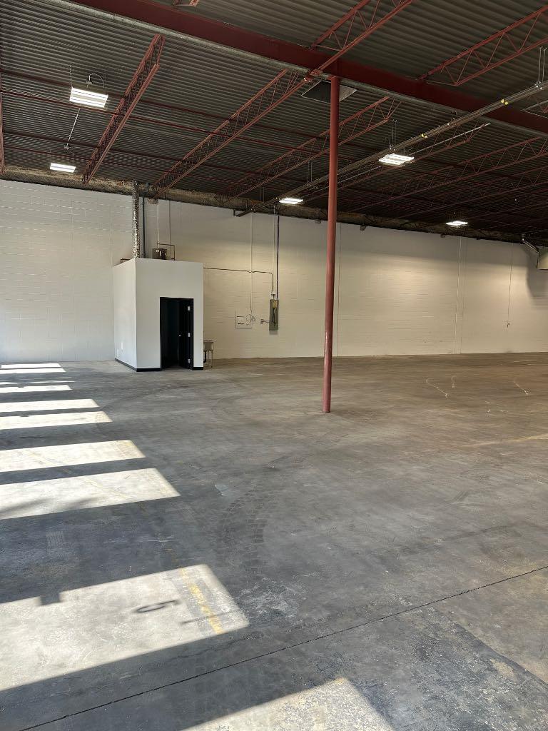 5608 Burbank Crescent SE Bay #4 & #5