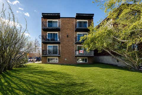 Photo of 1703 11 Avenue SW #32, Calgary, AB T3C 0N5 (MLS # A2337201)