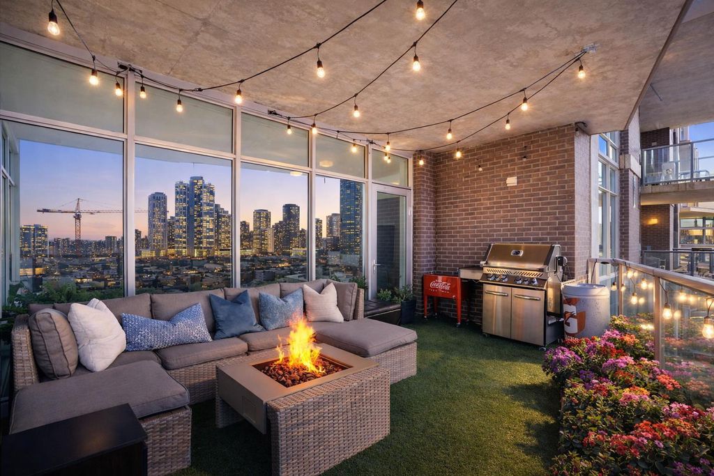 Photo of 530 12 Avenue SW #1301, Calgary, AB T2R 0B1 (MLS # A2297517)