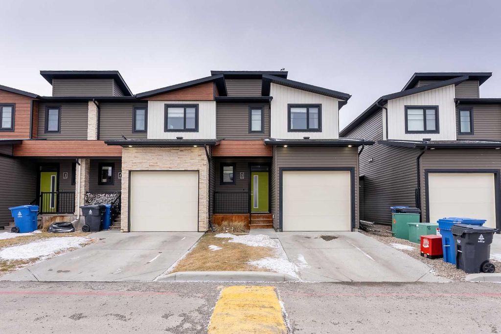 Photo of 478 Highlands Boulevard W #5, Lethbridge, AB T1J 5K5 (MLS # A2289905)