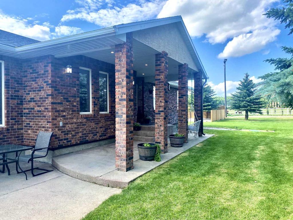 Photo of 94050 Range Rd 214A, Rural Lethbridge County, AB T0K 0T0 (MLS # A2305478)