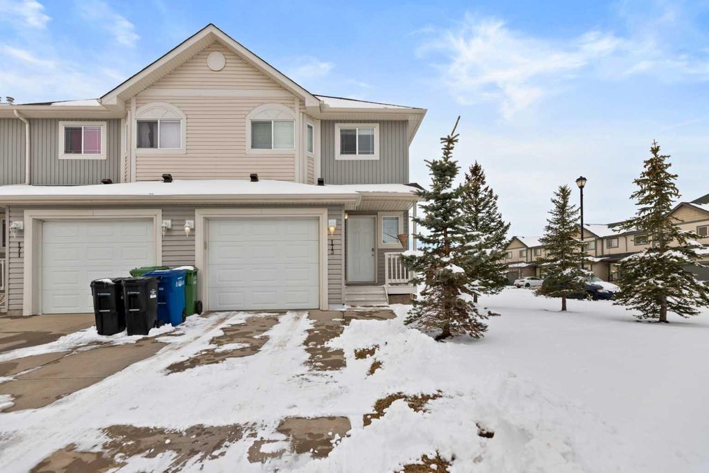 Photo of 173 Bayside Point SW, Airdrie, AB T4B 2Z2 (MLS # A2297209)