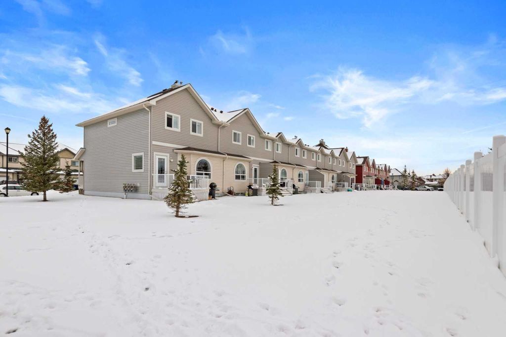 Photo of 173 Bayside Point SW, Airdrie, AB T4B 2Z2 (MLS # A2297209)