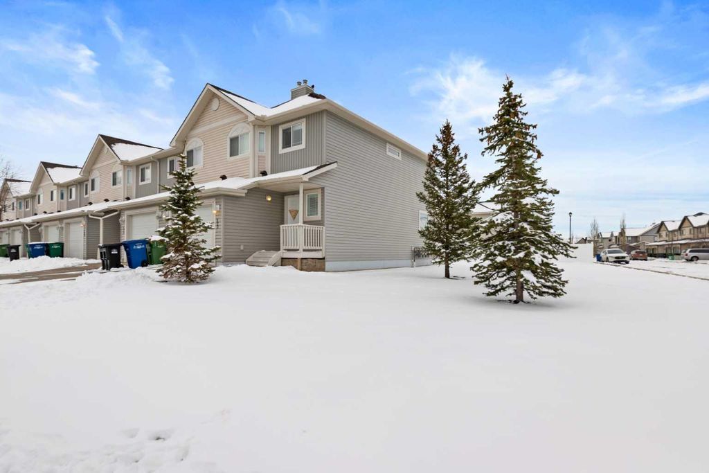Photo of 173 Bayside Point SW, Airdrie, AB T4B 2Z2 (MLS # A2297209)
