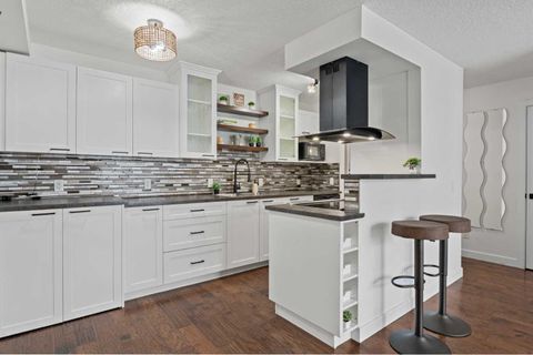 Property photo of 123 24 Avenue Sw 105, Calgary, AB T2s 0j8