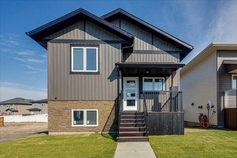 Photo of 12 Memorial Parkway, Rural Red Deer County, AB T4E 3B7 (MLS # A2326702)