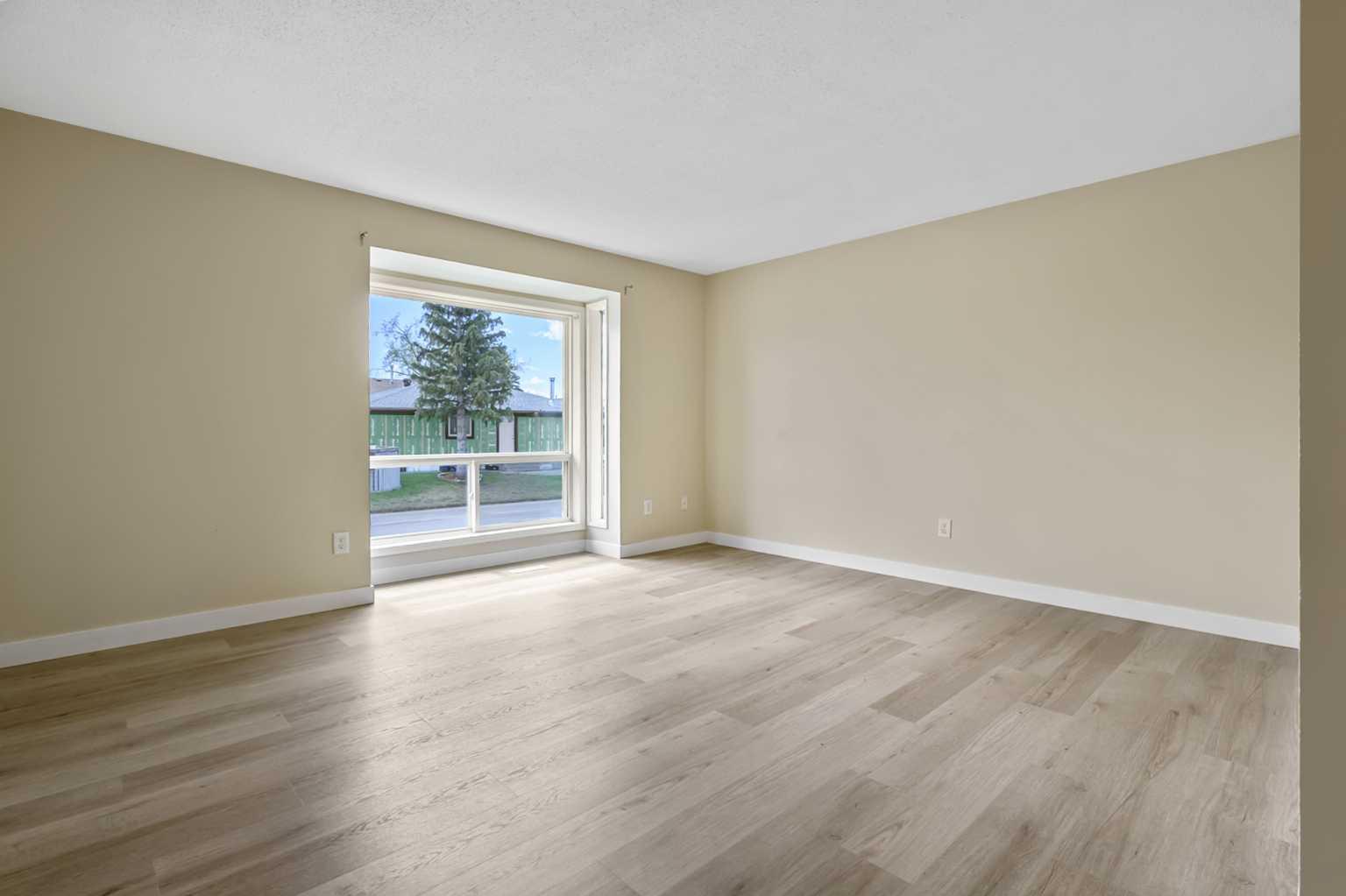 27 Aberdare Crescent NE