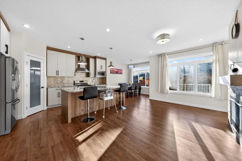 Photo of 353 Nolanhurst Crescent NW, Calgary, AB T3R 0Z1 (MLS # A2285832)