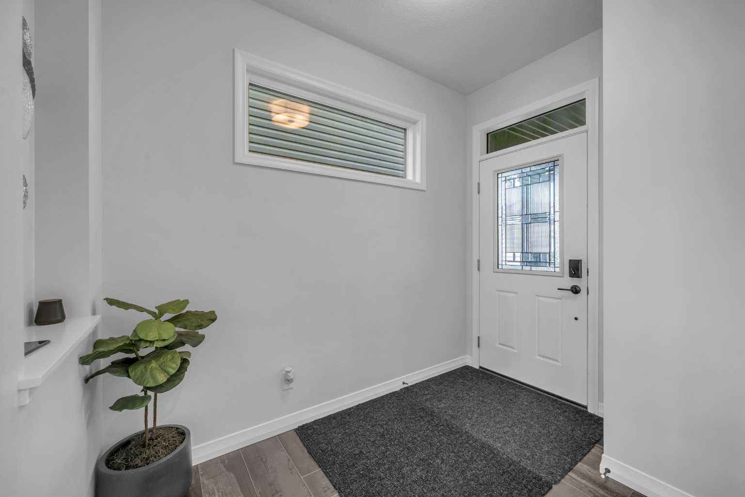 313 Corner Meadows Way NE