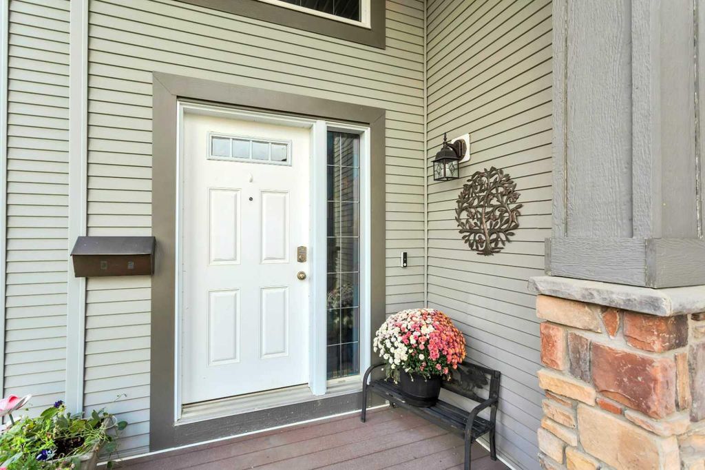 Photo of 5 Heritage Drive, Penhold, AB T0M 1R0 (MLS # A2295229)