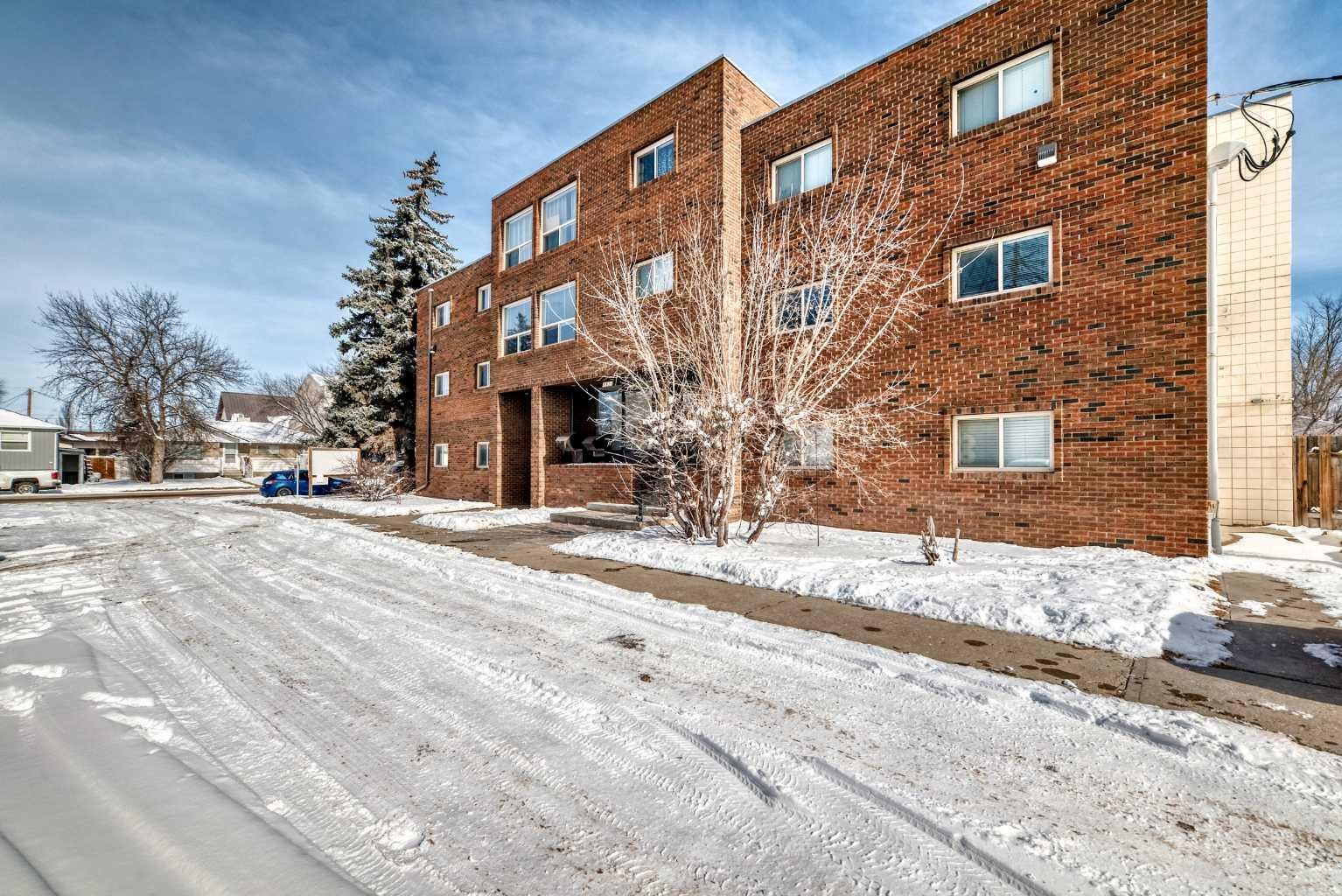 319 2 Avenue 402