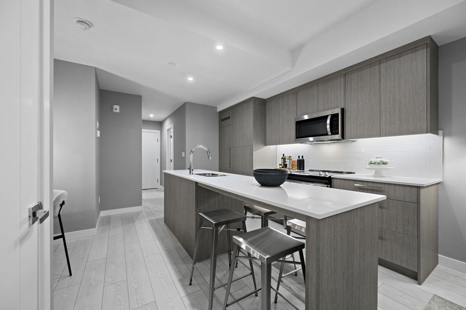 310 15 Avenue SW 213