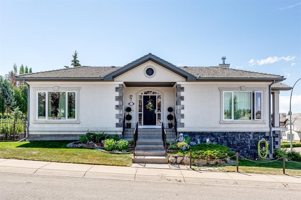 Photo of 154 Sienna Ridge Landing SW, Calgary, AB T3H 3T1 (MLS # A2292344)