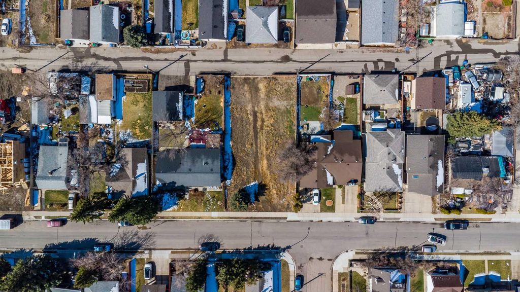 Photo of 1008 9 Street North St, Lethbridge, AB T1H 1Z8 (MLS # A2300902)