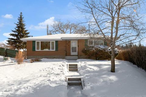 9628 Palisan Place SW Calgary AB T2V 3S9