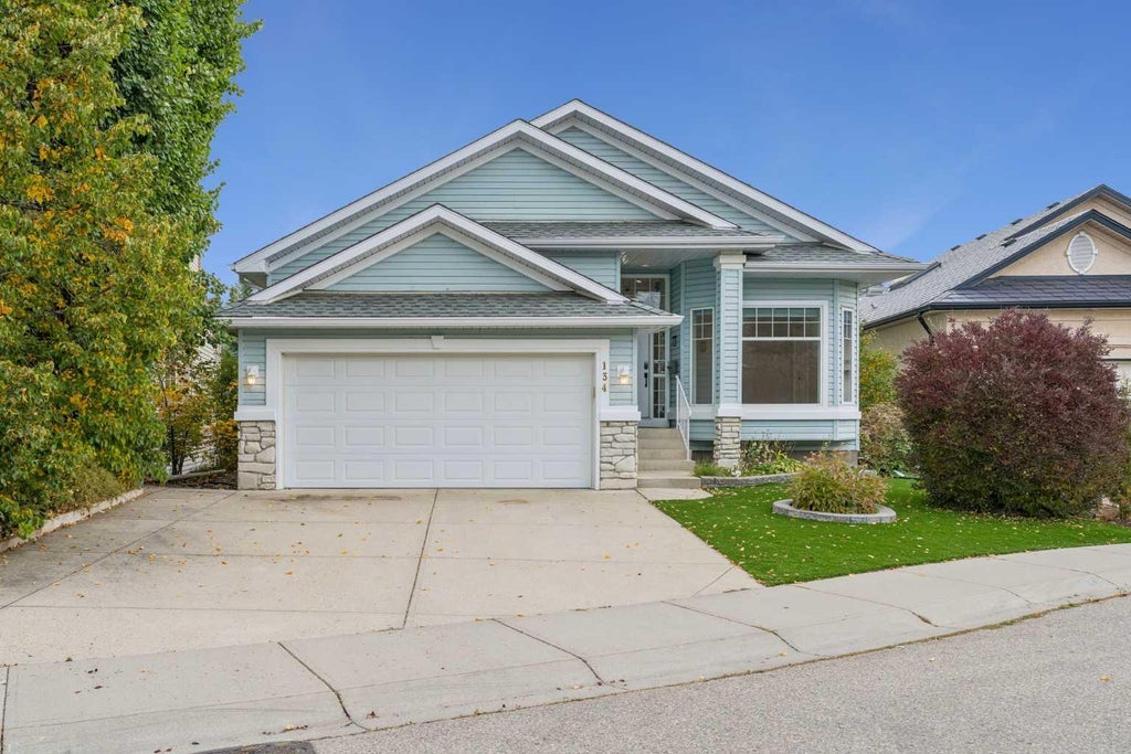 Photo of 134 Valley Glen Heights NW, Calgary, AB T3B 5S8 (MLS # A2347954)