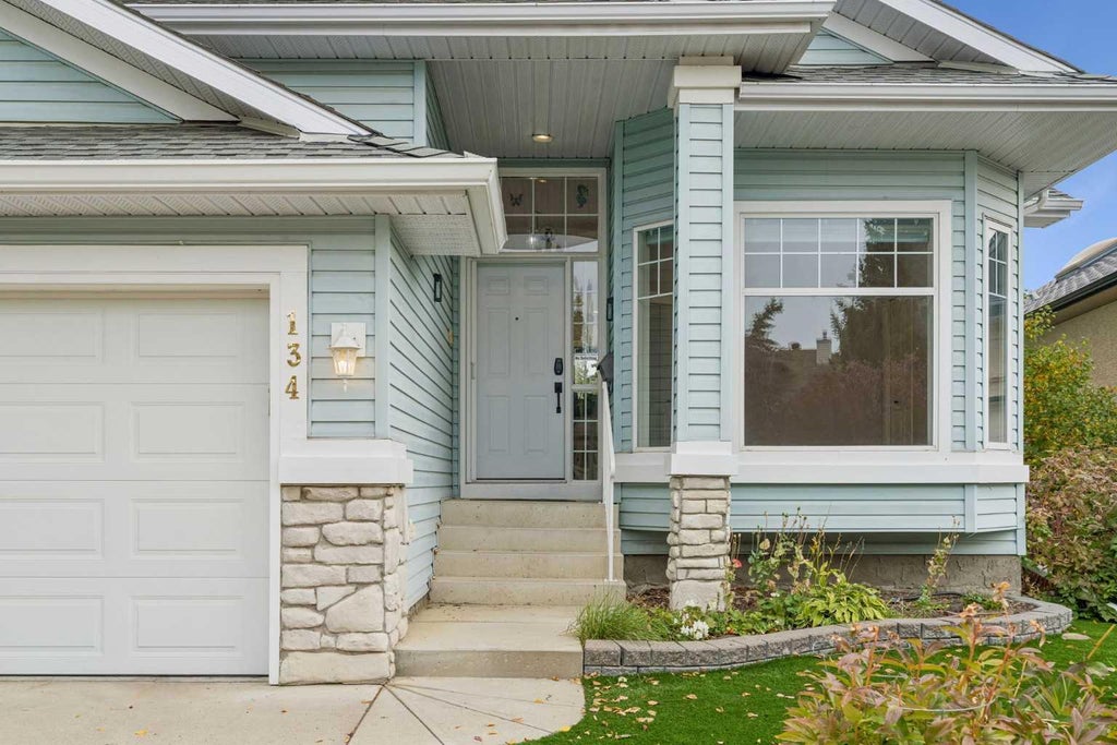 Photo of 134 Valley Glen Heights NW, Calgary, AB T3B 5S8 (MLS # A2347954)