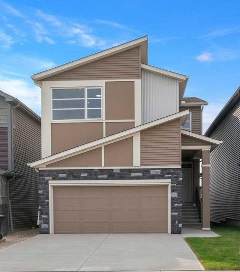 31 Lucas Passage NW Calgary AB T3P 1Z4