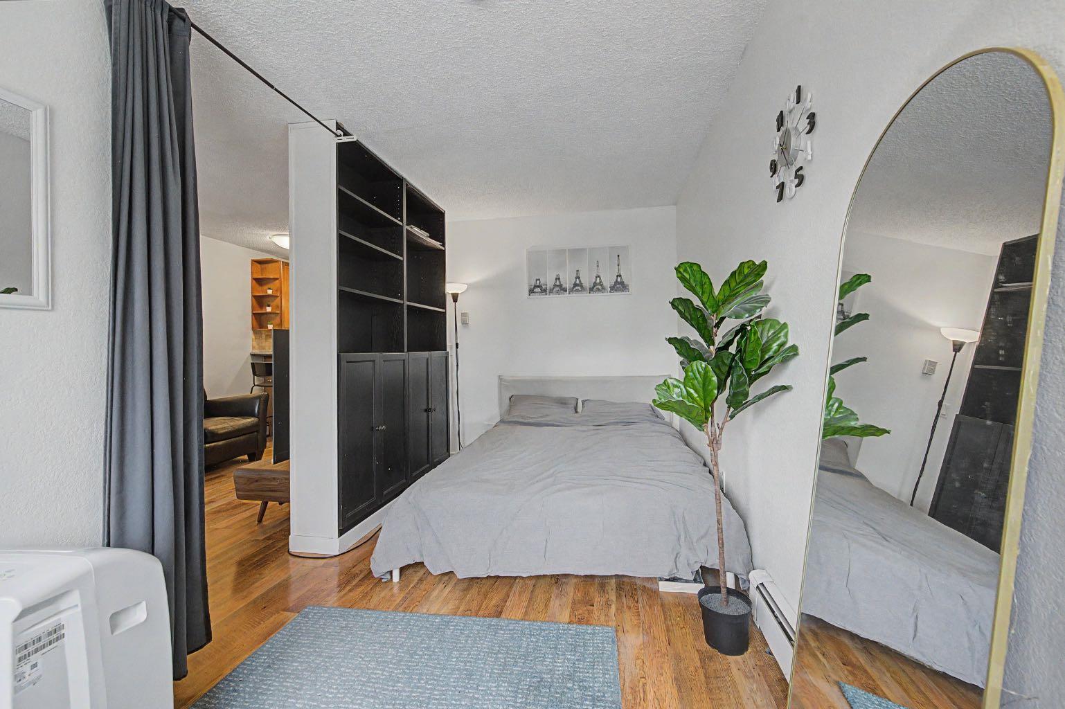 2130 17 Street SW 207