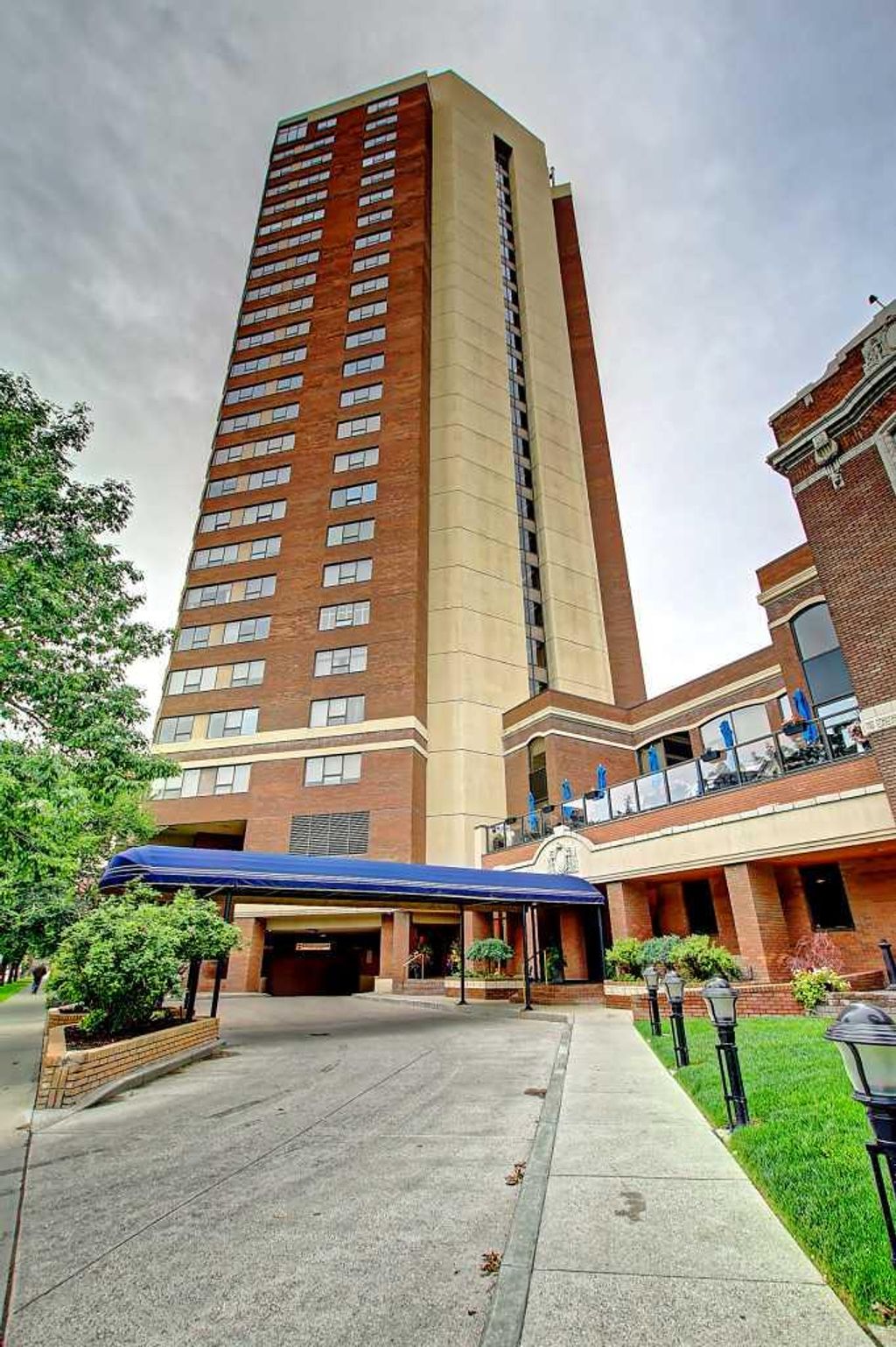 Photo of 720 13 Avenue SW #1930, Calgary, AB T2R 1M5 (MLS # A2307573)
