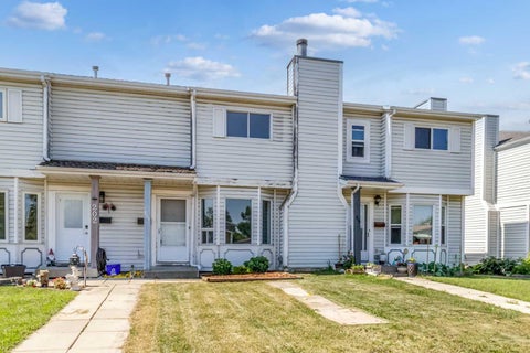 Photo of 204 Northey Avenue, Red Deer, AB T4E 1Z5 (MLS # A2332522)