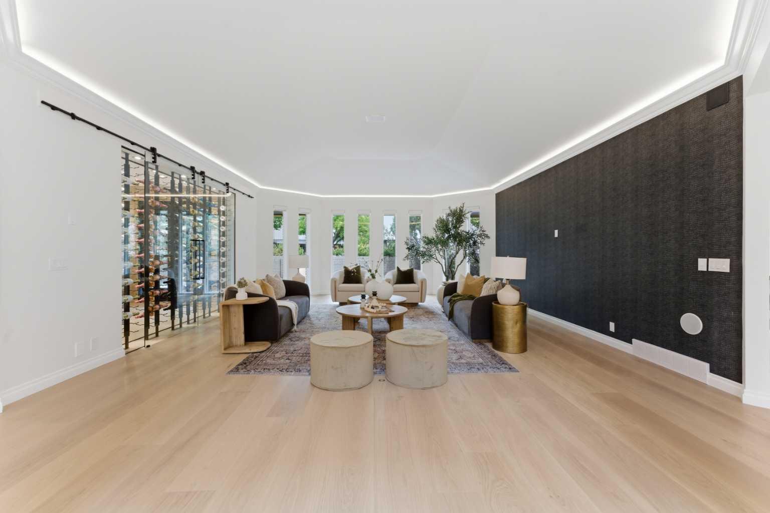 79 Bel-Aire Place SW