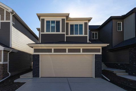 89 Sora Gardens SE Calgary AB T2A 7Y2