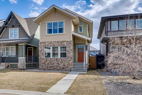 Photo of 325 Marquis Heights SE, Calgary, AB T3M 2A7 (MLS # A2304334)