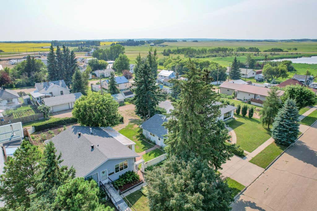 Photo of 5016 48 Avenue, Bashaw, AB T0B 0H0 (MLS # A2332949)