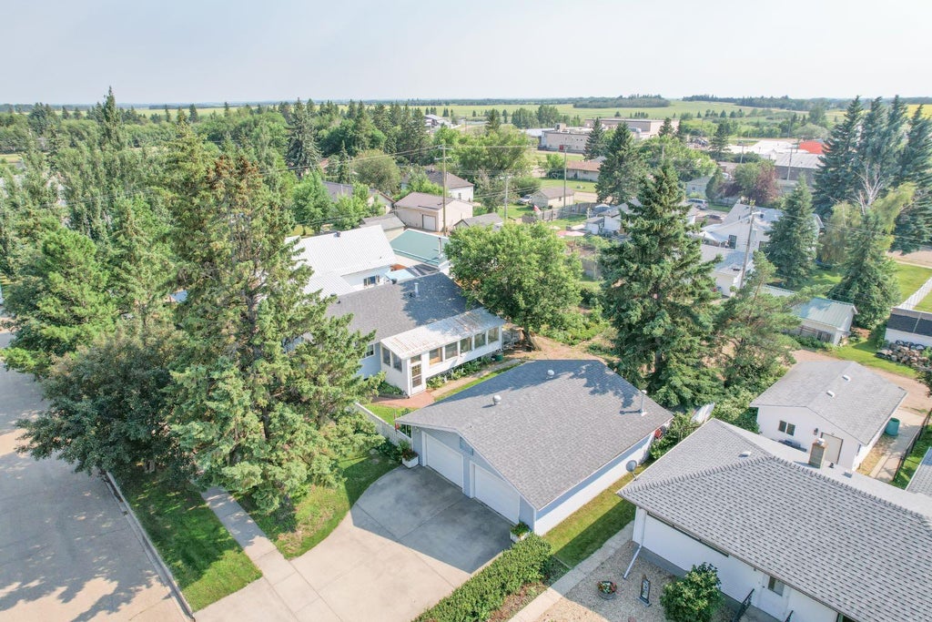 Photo of 5016 48 Avenue, Bashaw, AB T0B 0H0 (MLS # A2332949)