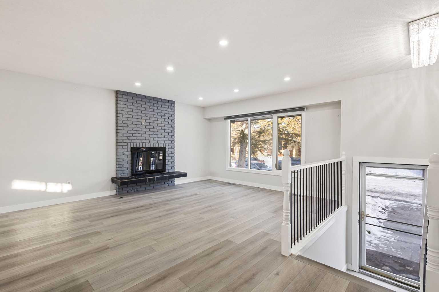 255 Rundleridge Drive NE