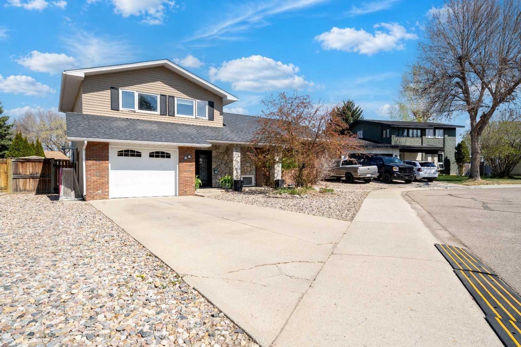 Photo of 88 Cypress Way SE, Medicine Hat, AB T1B 1G8 (MLS # A2333931)