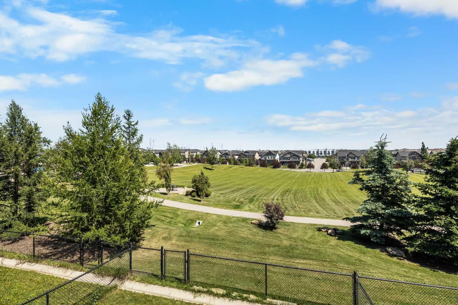 32 Panatella Common NW