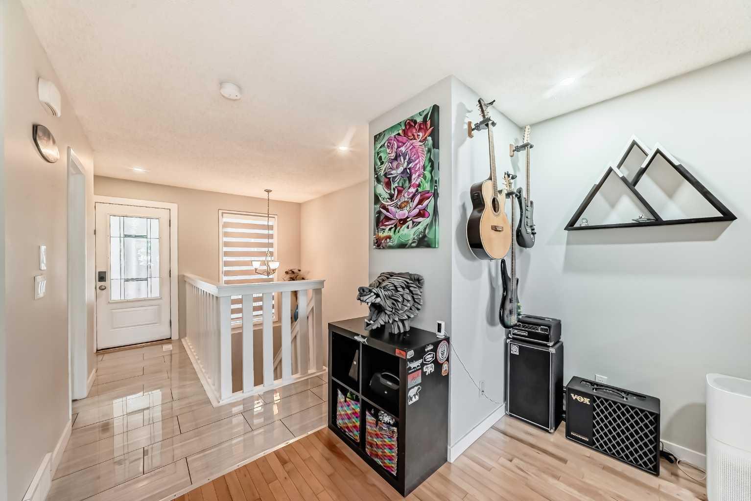 303 Coach Side Road SW