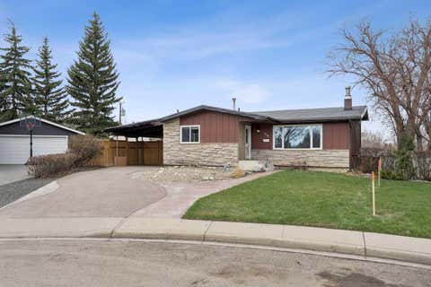 Photo of 214 Springwood Place SW, Calgary, AB T2W 0L3 (MLS # A2307366)