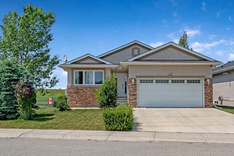 Photo of 443 Riverside Green NW, High River, AB T1V 2B6 (MLS # A2331580)