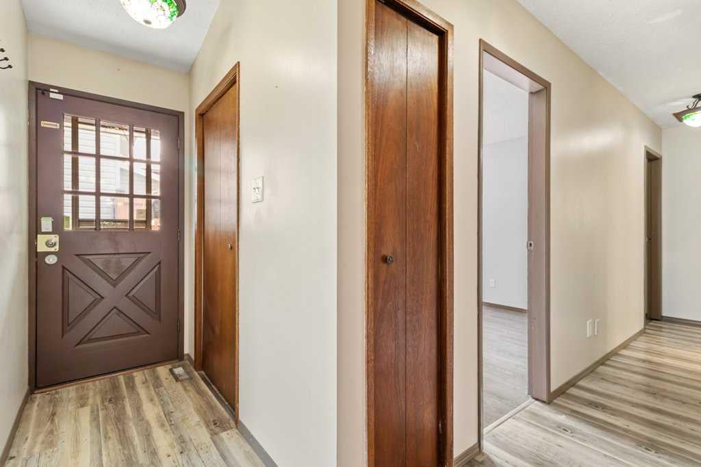 Photo of 18 Odell Green, Red Deer, AB T4N 1H7 (MLS # A2341132)